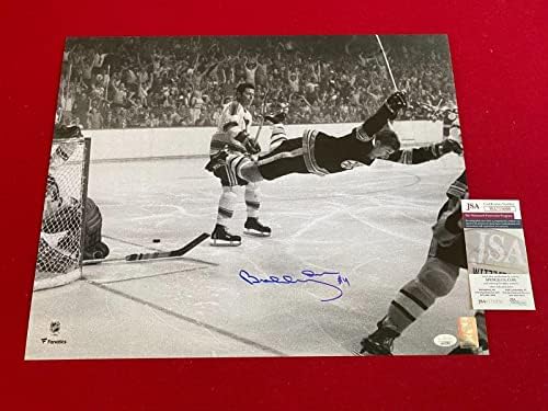 Bobby Orr, İmzalı (JSA Tanığı) 16x20 Hedef Fotoğrafı (Kıt/Vintage) Bruins-İmzalı NHL Fotoğrafları
